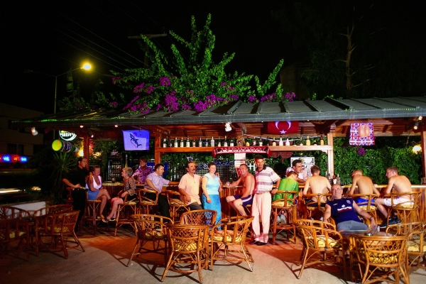 Oasis Hotel